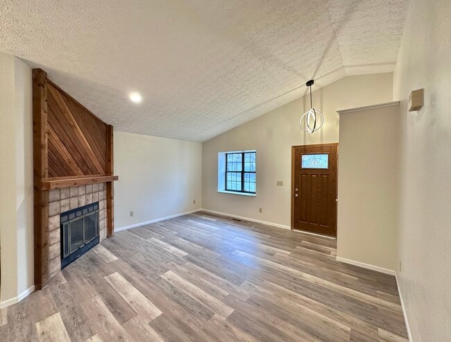 Foto del edificio - 263 Sumption Dr