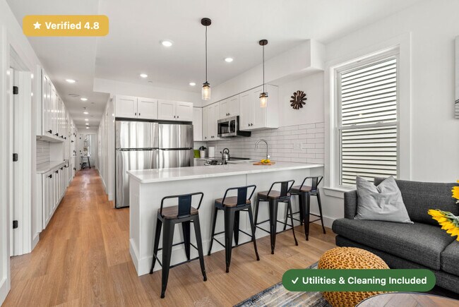 Foto del edificio - Furnished Private Bedroom with Private Bath in East Boston!