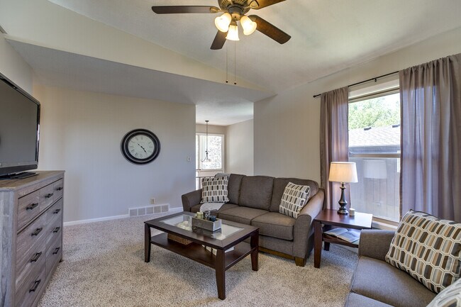 Foto del edificio - Glenbrook Homes (Irvington)