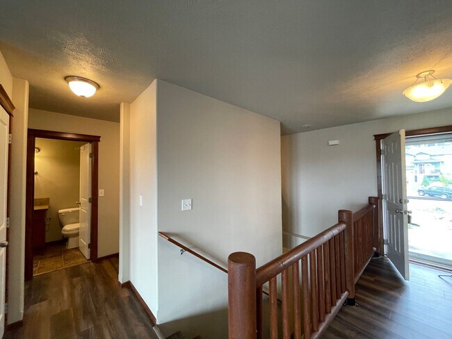 Foto del edificio - Carnahan Hill Daylight Rancher