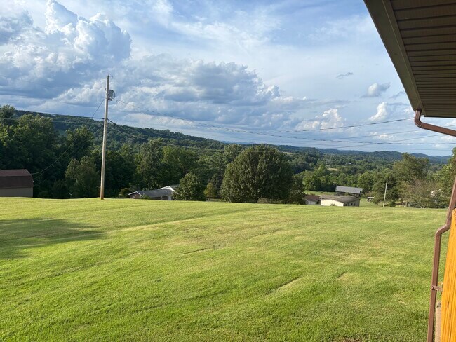 Foto del edificio - 350 Kitzmiller Rd
