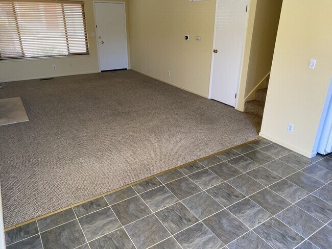 Foto del edificio - Fabulous 2 Bedroom (plus office - addition...