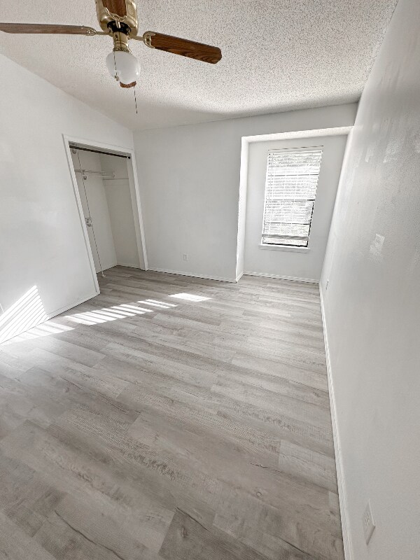 Foto del edificio - 6040 Grelot Rd