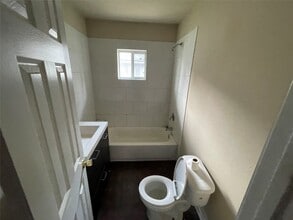 Building Photo - 2704 Campbell St