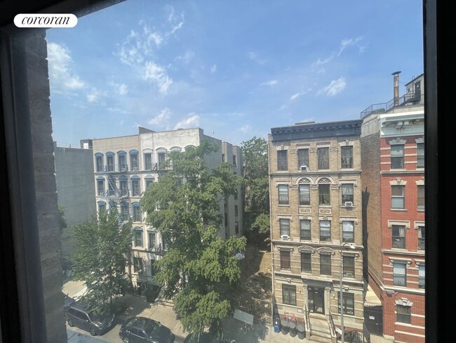 Foto del edificio - 102 W 138th St