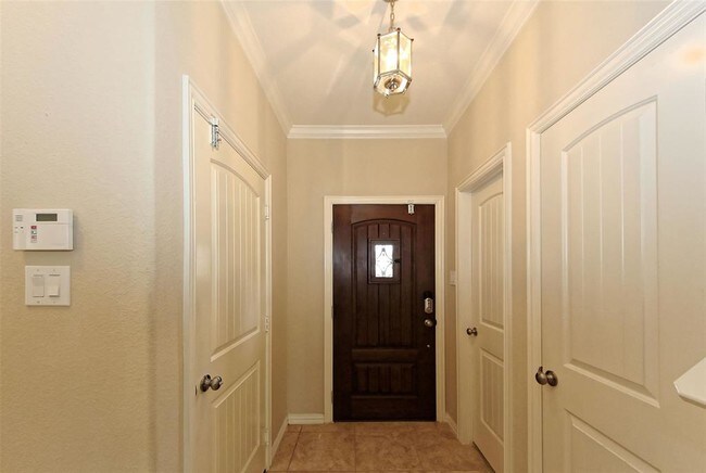 Building Photo - 10914 Camarillo Ct