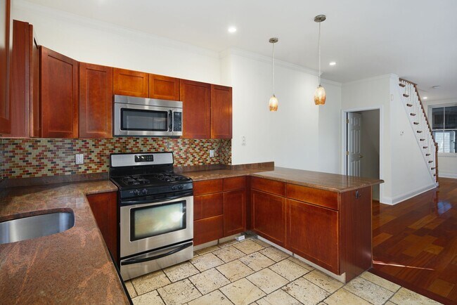 Building Photo - 532 N 19th St