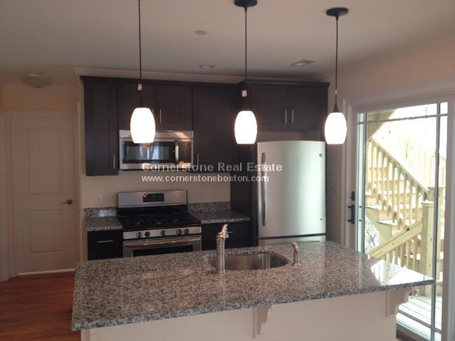 Building Photo - 77 Beechcroft St