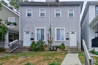 Building Photo - 964-966-966 Oakwood Ave