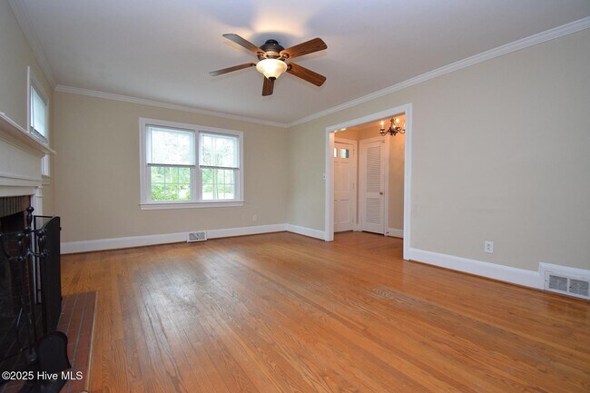 Foto del edificio - 1415 N Overlook Dr