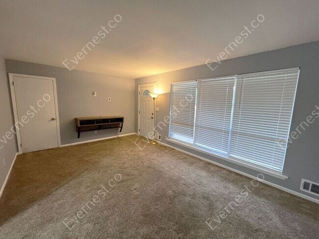 Building Photo - 9304 Sears Dr
