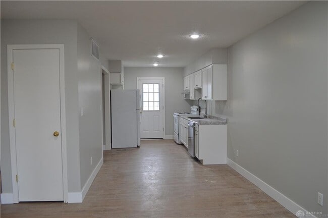 Building Photo - 8344 Woodgrove Dr