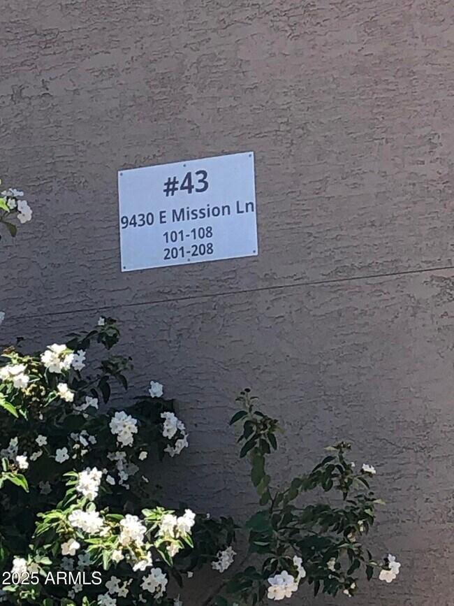 Foto del edificio - 9430 E Mission Ln