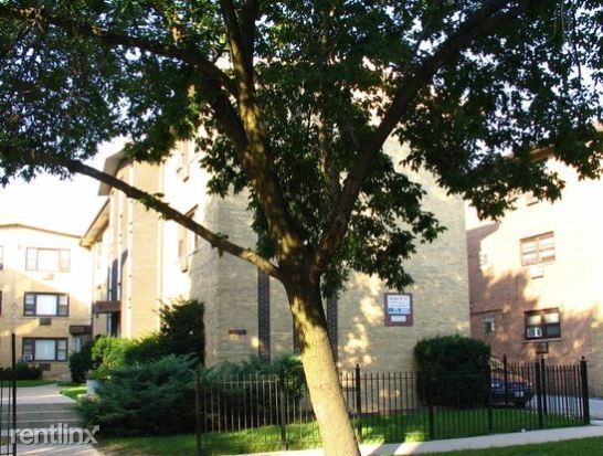 Primary Photo - 1 br, 1 bath Apartment - 7824 S Shore Dr