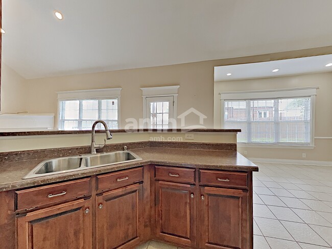 Building Photo - 3420 Hamberton Cir