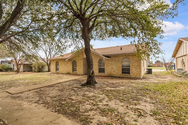 Foto del edificio - 2918 Pinewood Dr