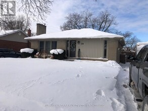 Building Photo - 29 Woodcroft Crescent