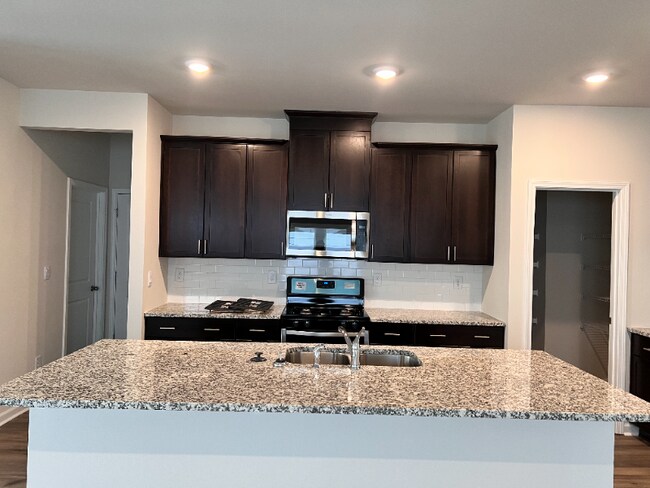 Foto del edificio - 238 Wells Cir