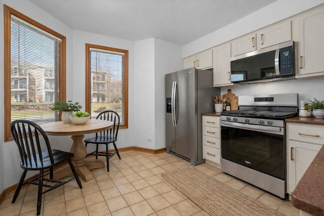 Building Photo - 107 E Winchester Rd