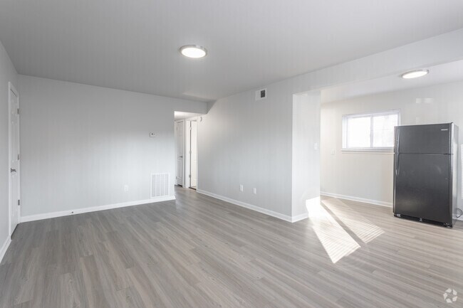 2BR,1BA,900SF - 2 Bedroom A - Autumn Lakes Apartments