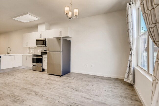 Building Photo - 7805 Cooper Ln