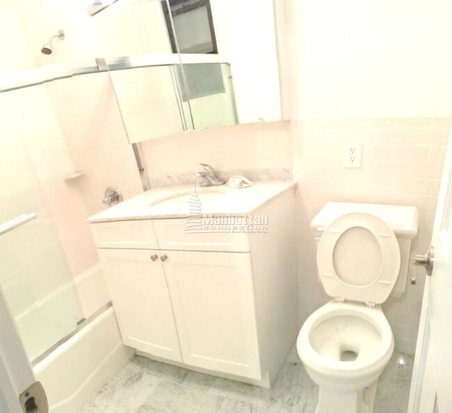 Foto del edificio - 215 E 84th St