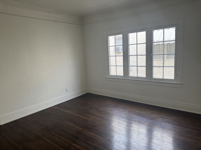 Foto del edificio - 245 S Berendo St