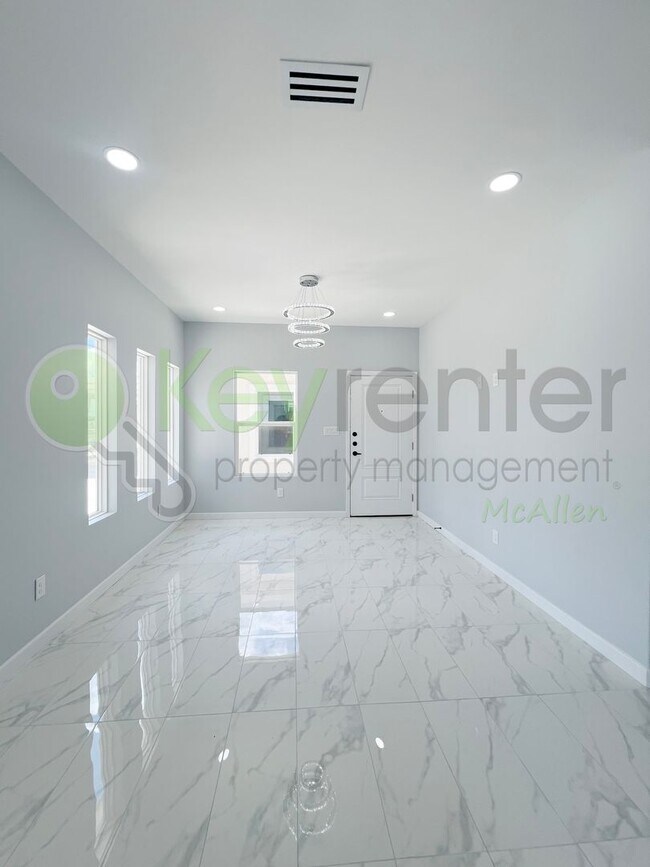 Foto del edificio - 3bed/2bath Apartment in Edinburg.  Don't M...