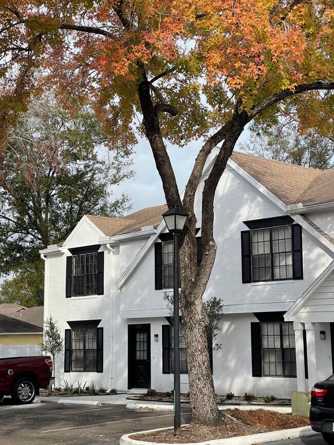 St. Andrews Square Apartments in Tampa, FL