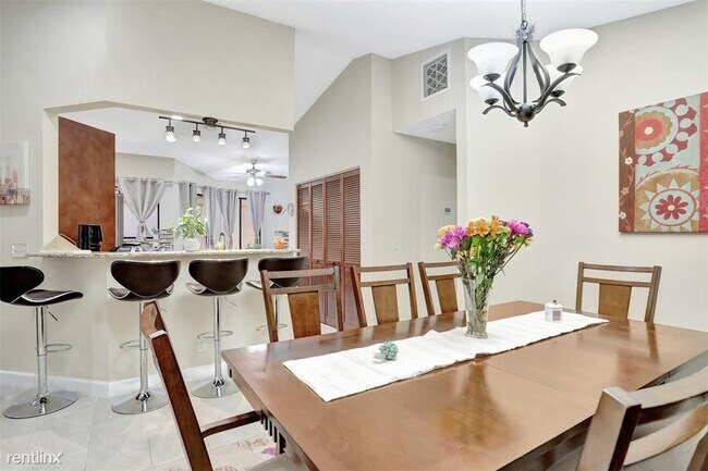 Building Photo - 3 br, 2 bath House - 2030 NW 37th Ave