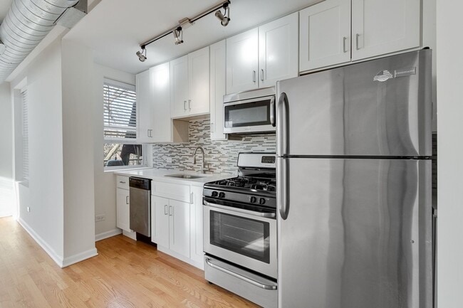 Foto del edificio - 2523 W Leland Ave