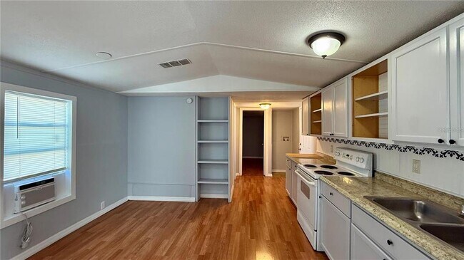 Foto del edificio - 639 Ellison Pkwy