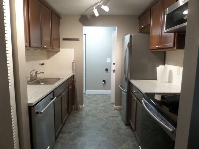 Building Photo - 127 King Street Unit 108