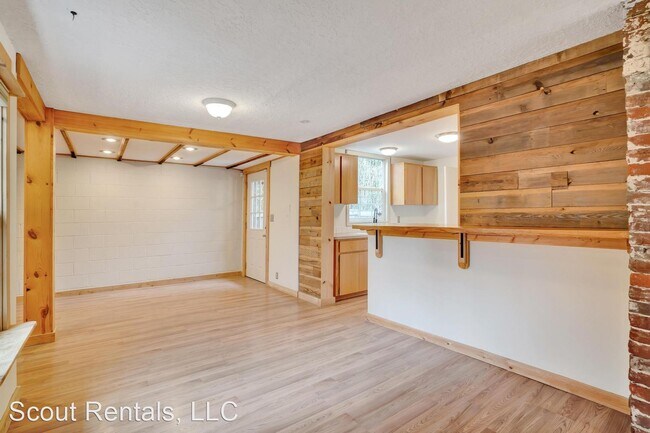 Building Photo - 2 br, 1 bath House - 23 NE Holland St
