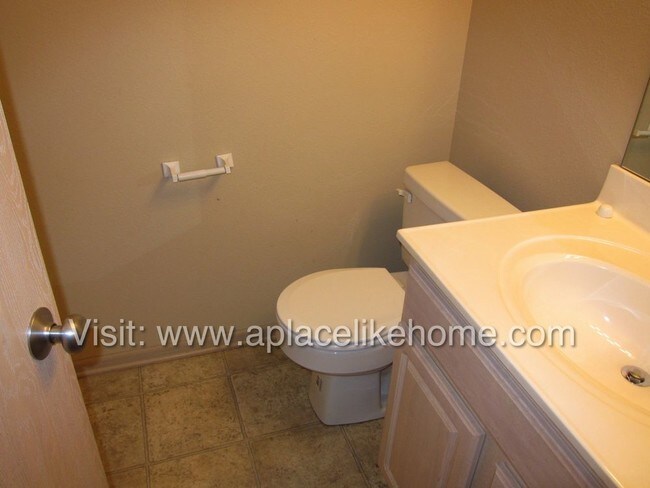 Building Photo - 4550 NE 83rd Street  Kansas City MO 64119