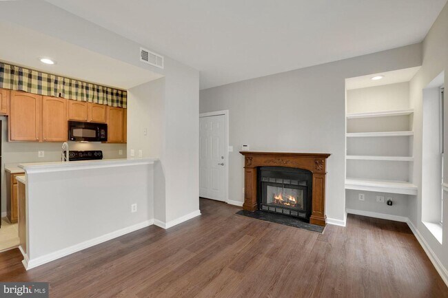 Building Photo - 12156 Penderview Terrace