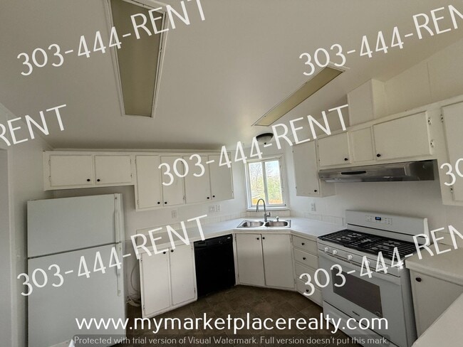 Foto del edificio - Spacious 3 Bedrooms and 2 bathroom home!!!