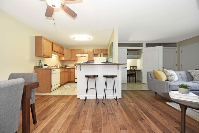 2-BR 1-BA 1,008 SF Kitchen/Dining - Views at Elm Grove