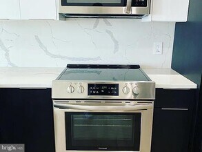 Building Photo - 1518 N 8th St