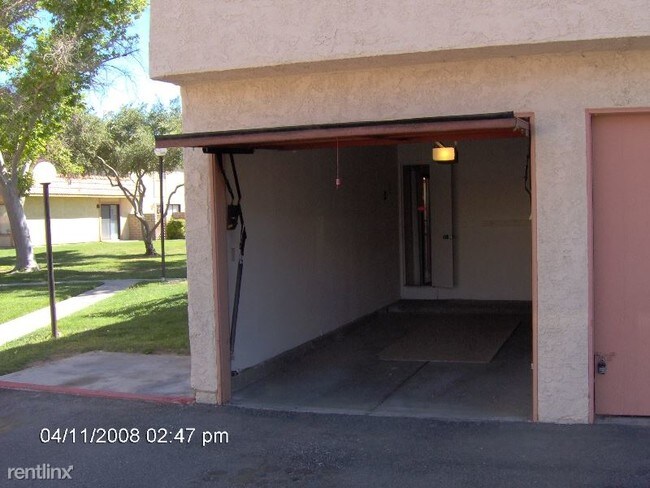 Foto del edificio - 1 br, 1.5 bath Townhome - 675 Pepper Tree Cir