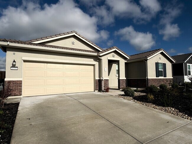 Foto del edificio - Beautiful Single Story in Lincoln! 4 Bedro...