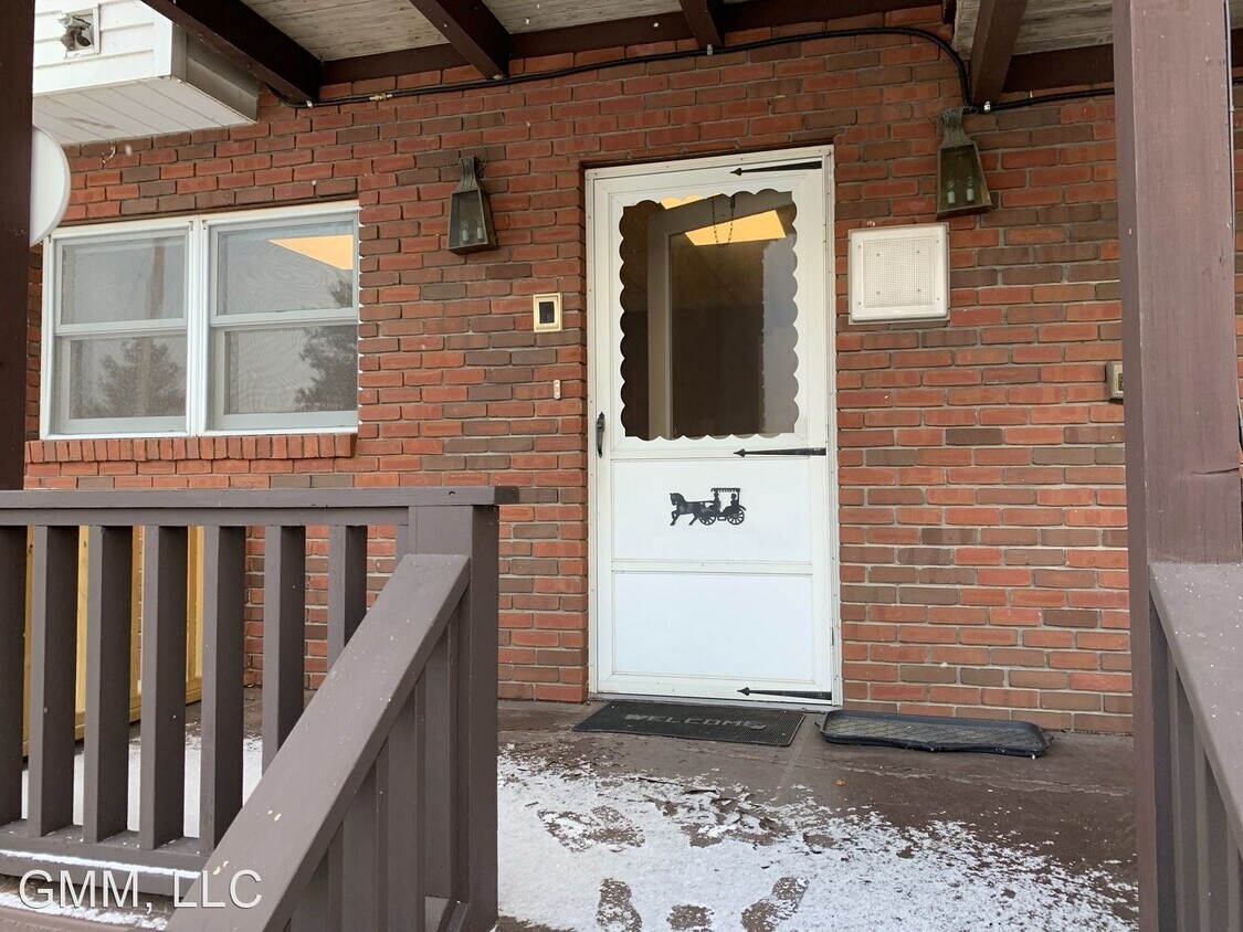 Primary Photo - 605 Maple St