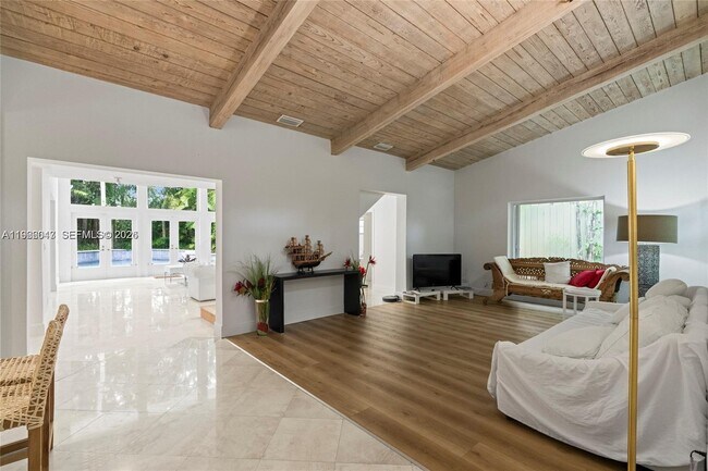 Foto del edificio - 1951 Secoffee St