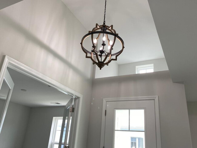 Building Photo - "Charming 2-Bedroom Retreat with 2 Baths a...