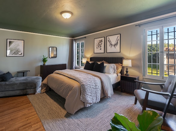 Bedroom A - 1442 S Burnside Ave