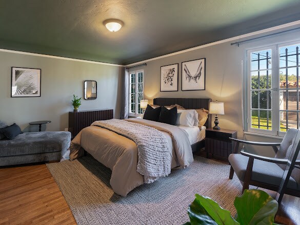 Dormitorio A - 1442 S Burnside Ave