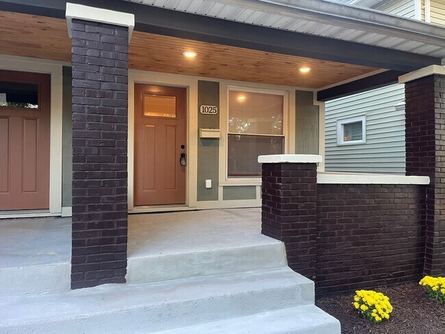 Building Photo - Historic Garfield Park neighborhood with quiet streets and mature trees -