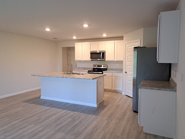 Foto del edificio - 4897 Shurer Ln