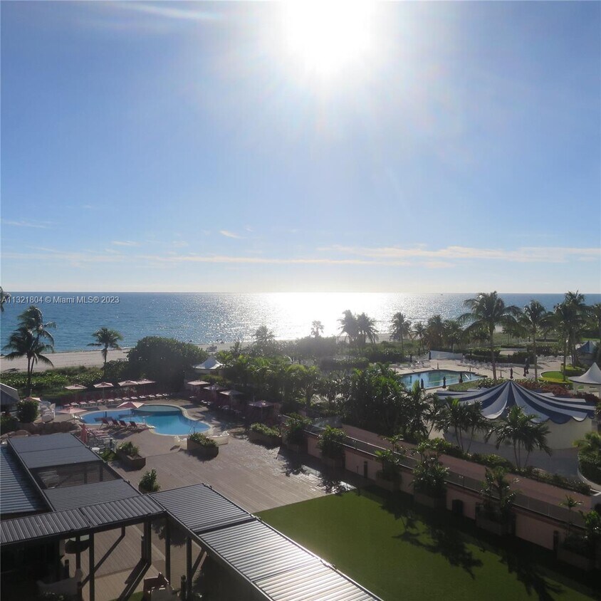 Foto principal - 5225 Collins Ave