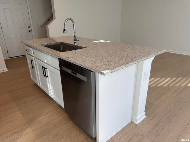 Foto del edificio - 5888 Butterfield Ct